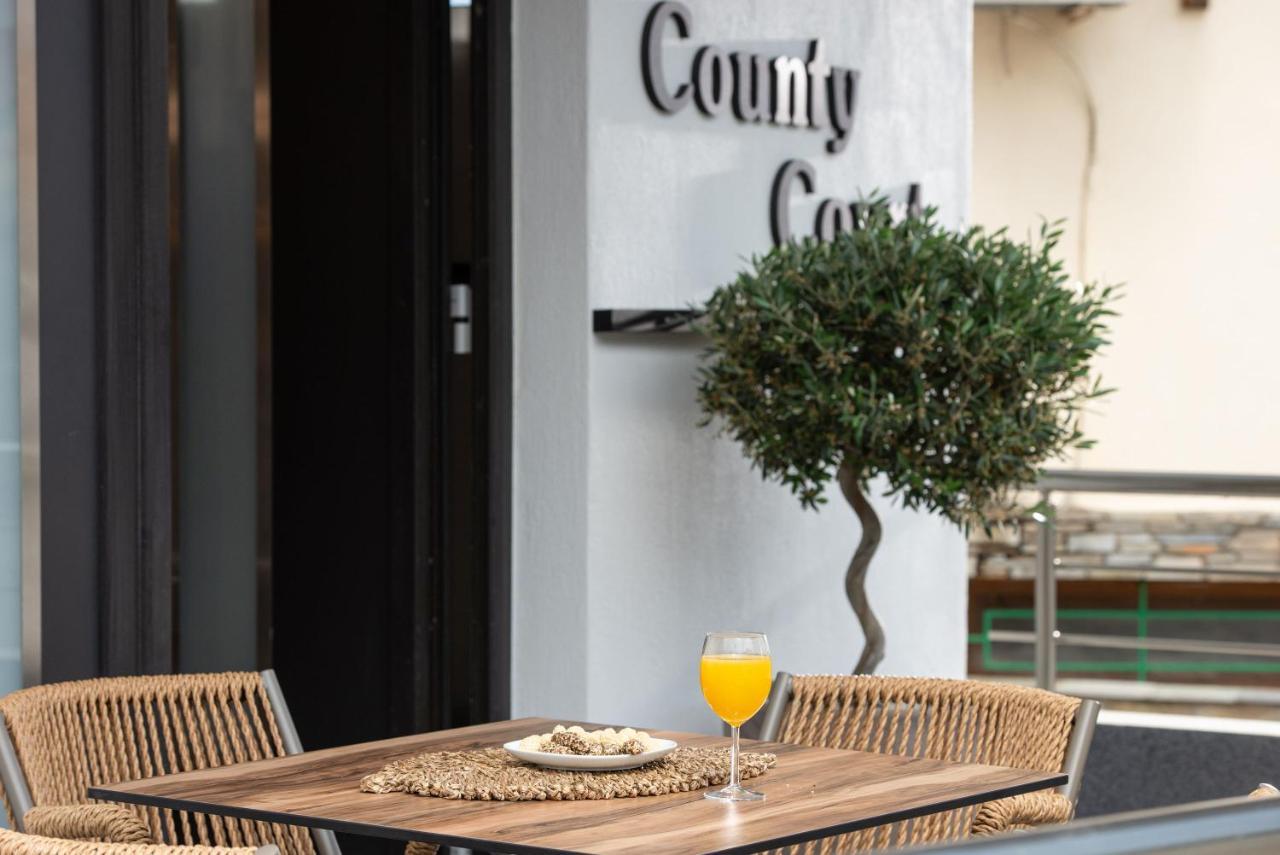 County Court Tatil Evi
